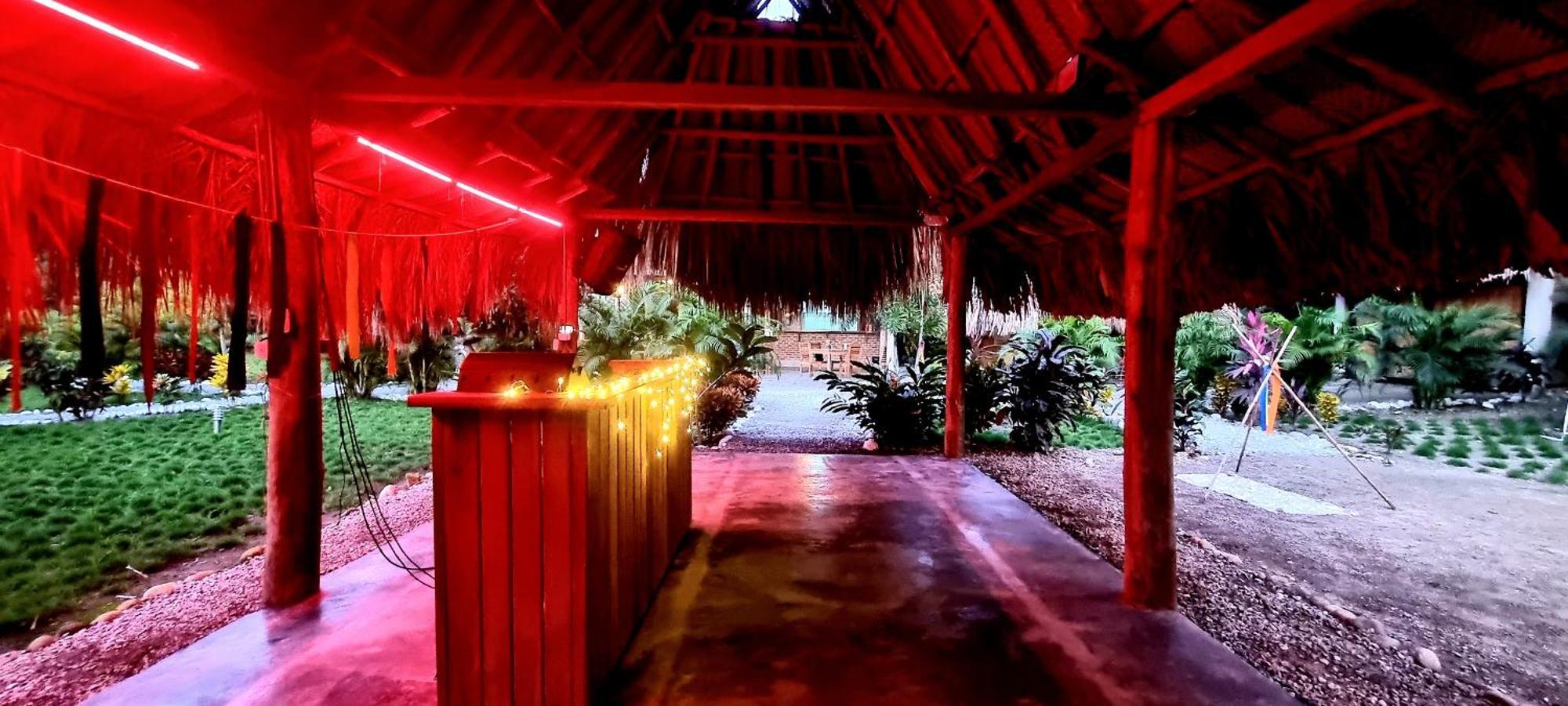 Encanto Hostel Гуачака Экстерьер фото